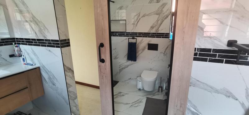 To Let 4 Bedroom Property for Rent in Strubensvallei Gauteng