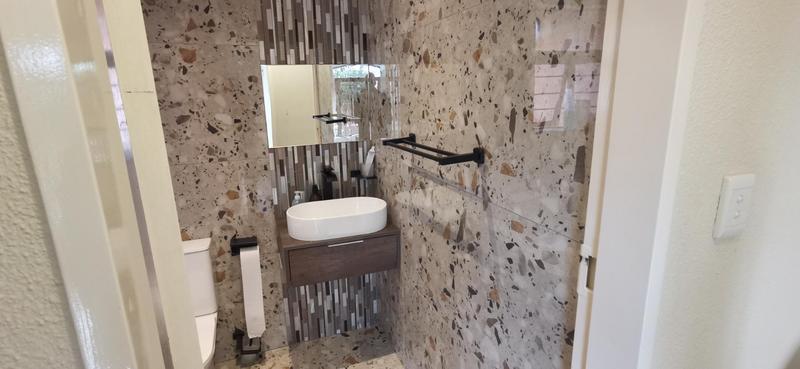 To Let 4 Bedroom Property for Rent in Strubensvallei Gauteng