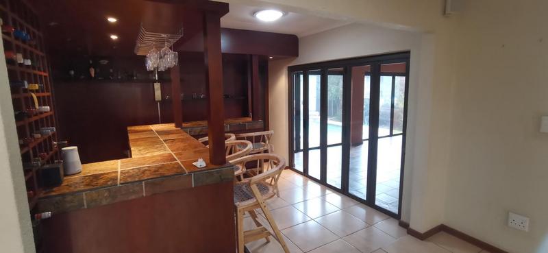 To Let 4 Bedroom Property for Rent in Strubensvallei Gauteng