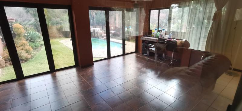 To Let 4 Bedroom Property for Rent in Strubensvallei Gauteng