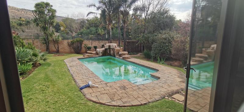 To Let 4 Bedroom Property for Rent in Strubensvallei Gauteng