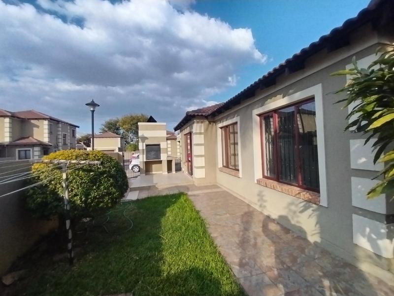 To Let 3 Bedroom Property for Rent in Montana Gauteng