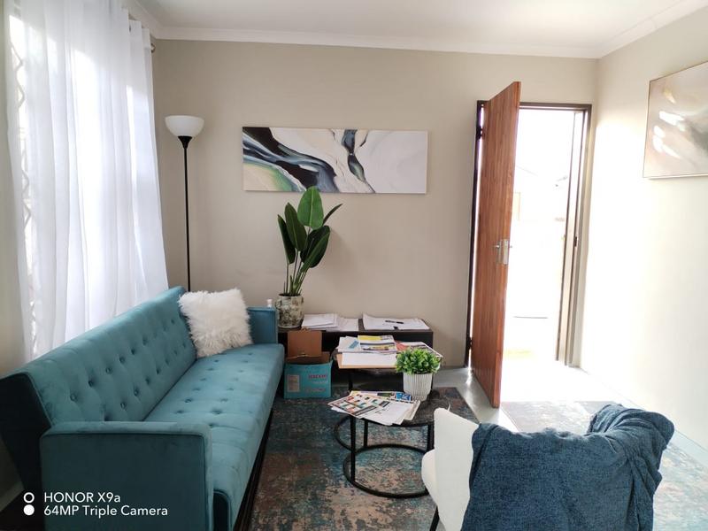 2 Bedroom Property for Sale in Palm Ridge Gauteng