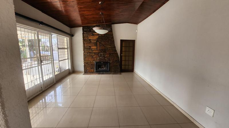 To Let 4 Bedroom Property for Rent in Brackenhurst Gauteng