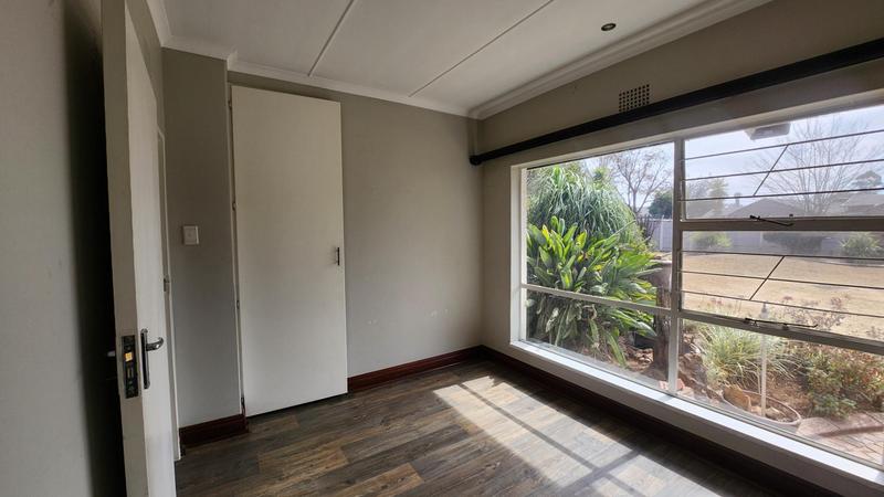 To Let 4 Bedroom Property for Rent in Brackenhurst Gauteng