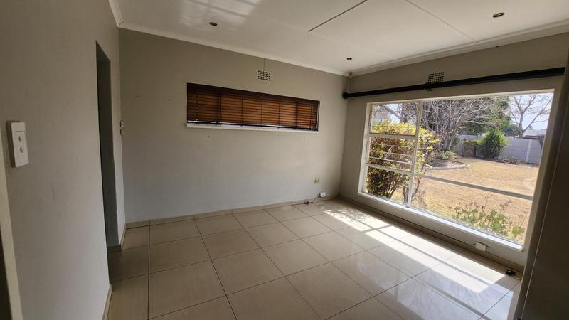 To Let 4 Bedroom Property for Rent in Brackenhurst Gauteng