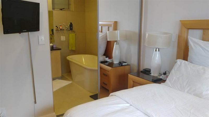 To Let 1 Bedroom Property for Rent in Sandton Central Gauteng
