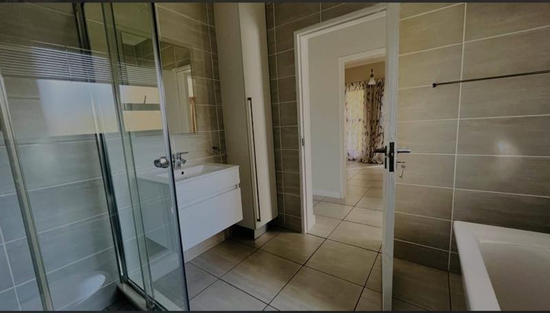 To Let 3 Bedroom Property for Rent in Waterfall Gauteng