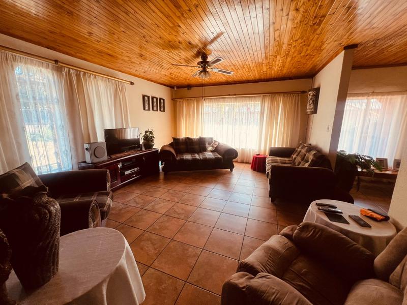 3 Bedroom Property for Sale in Dorandia Gauteng