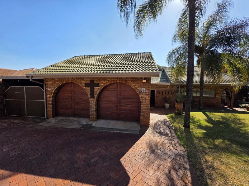 4 Bedroom Property for Sale in Magalieskruin Gauteng