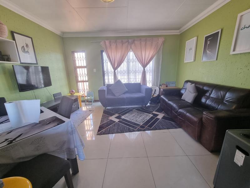 2 Bedroom Property for Sale in Brackendowns Gauteng