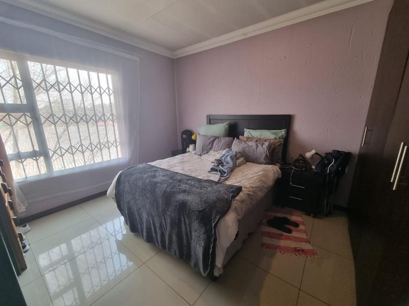 2 Bedroom Property for Sale in Brackendowns Gauteng