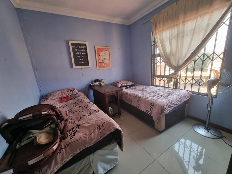 2 Bedroom Property for Sale in Brackendowns Gauteng