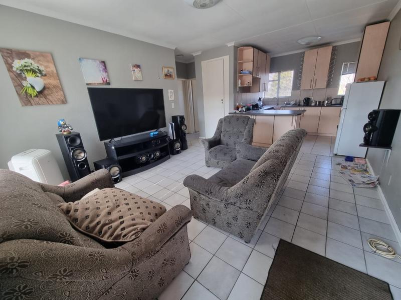 2 Bedroom Property for Sale in Brackendowns Gauteng