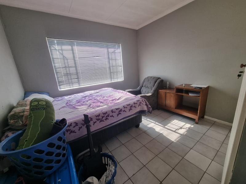 2 Bedroom Property for Sale in Brackendowns Gauteng