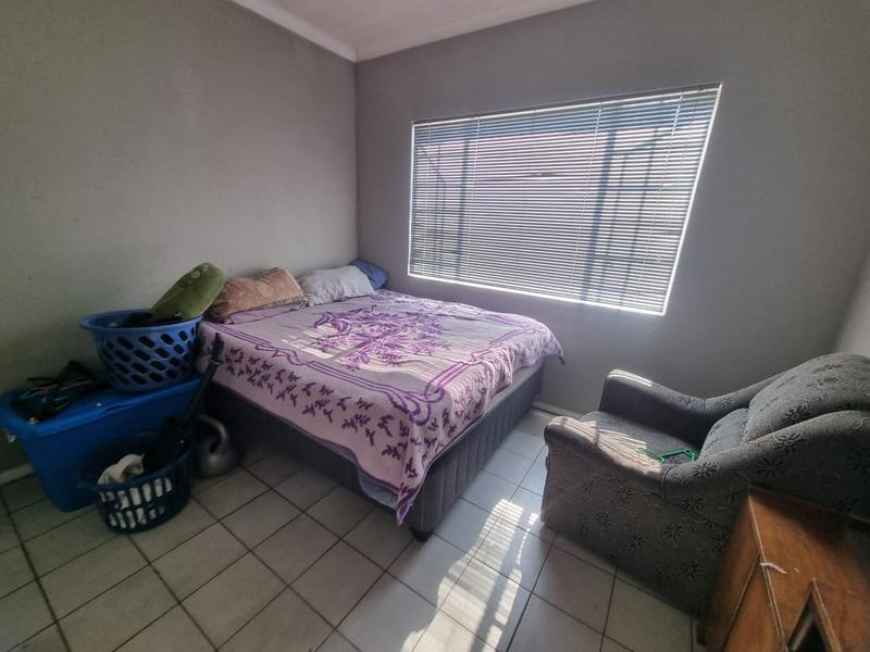 2 Bedroom Property for Sale in Brackendowns Gauteng