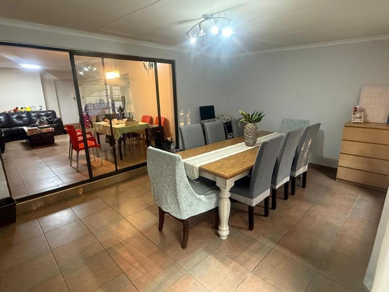 4 Bedroom Property for Sale in Waterkloof Glen Gauteng