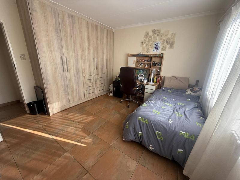 4 Bedroom Property for Sale in Waterkloof Glen Gauteng