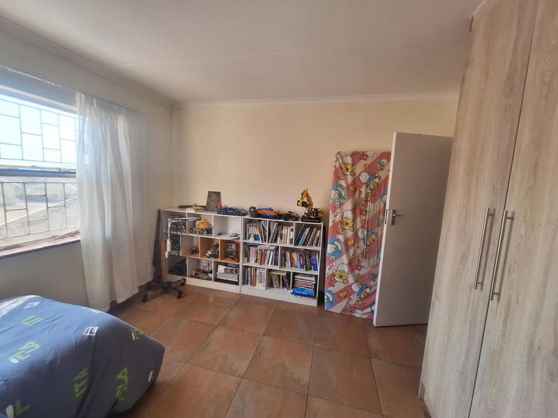 4 Bedroom Property for Sale in Waterkloof Glen Gauteng