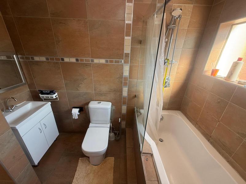 4 Bedroom Property for Sale in Waterkloof Glen Gauteng