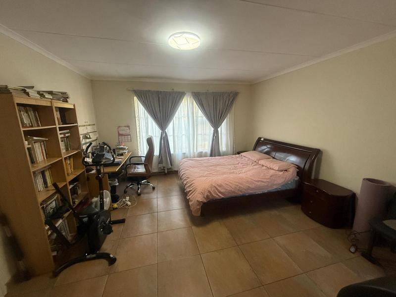 4 Bedroom Property for Sale in Waterkloof Glen Gauteng