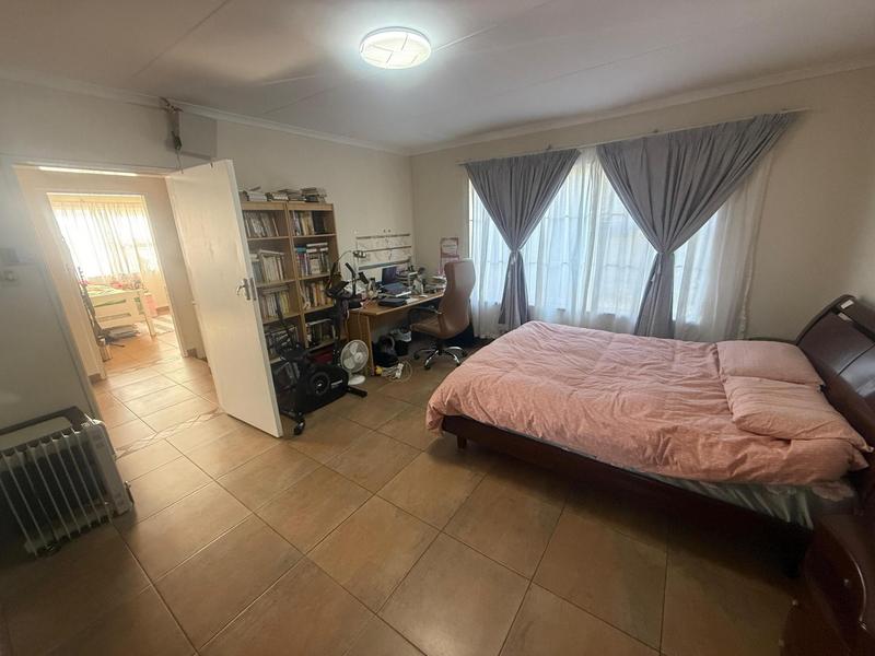4 Bedroom Property for Sale in Waterkloof Glen Gauteng