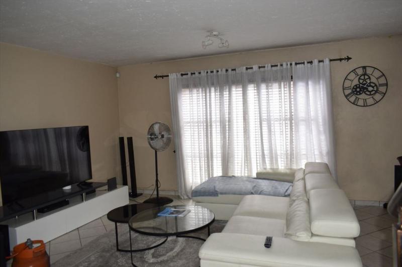 2 Bedroom Property for Sale in Groeneweide Gauteng