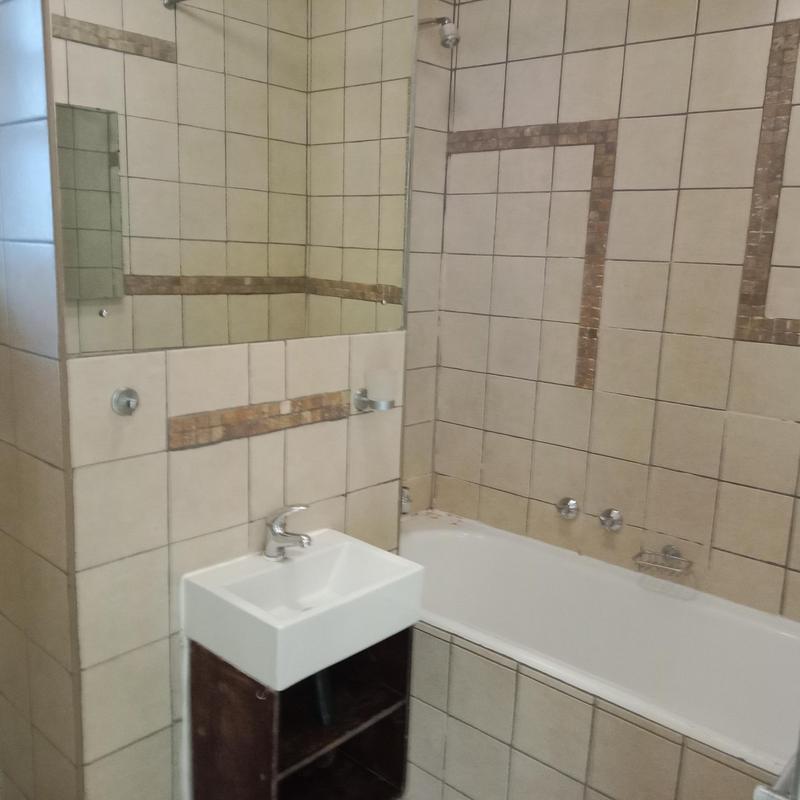 1 Bedroom Property for Sale in Kensington Gauteng