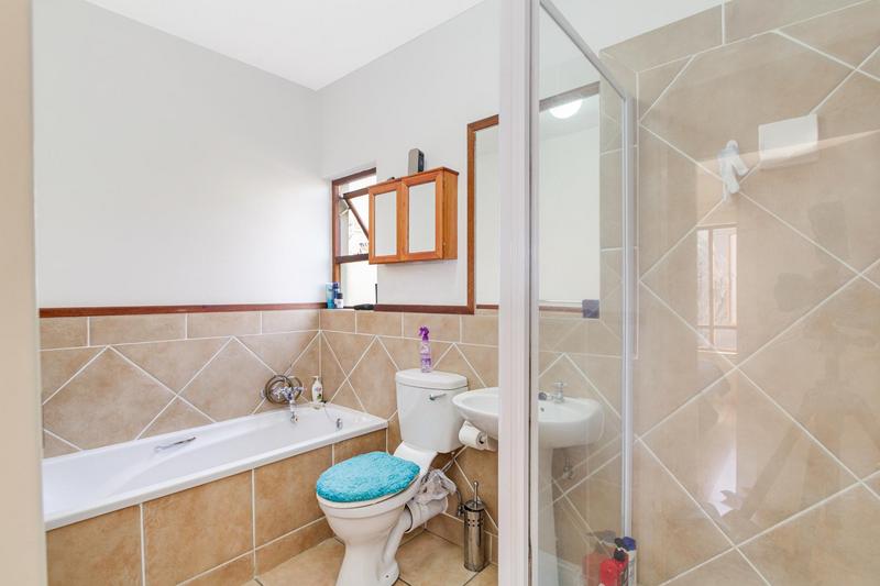 1 Bedroom Property for Sale in Lonehill Gauteng