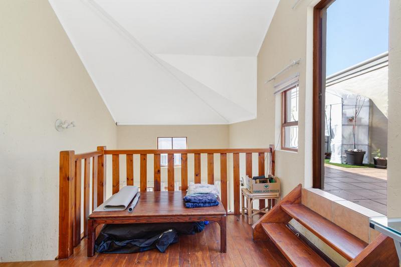 1 Bedroom Property for Sale in Lonehill Gauteng
