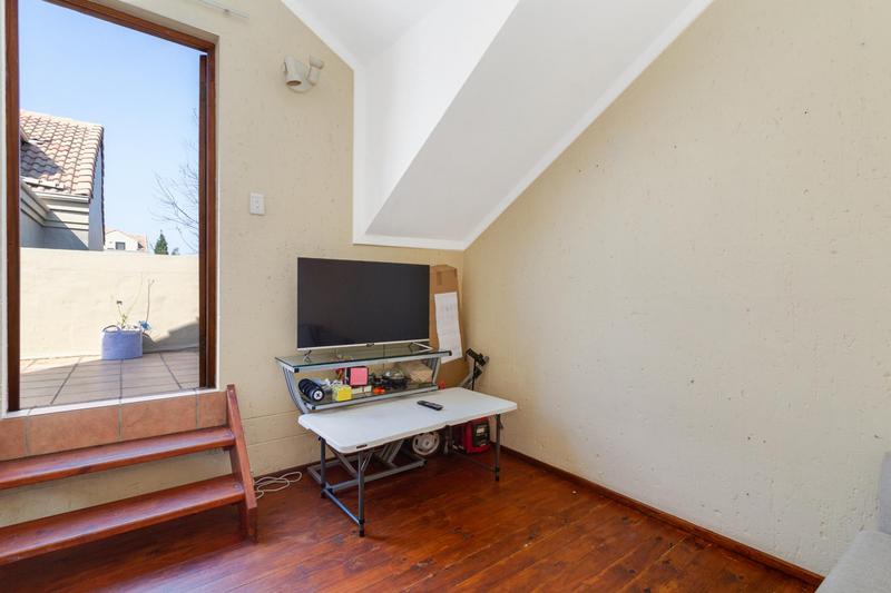 1 Bedroom Property for Sale in Lonehill Gauteng