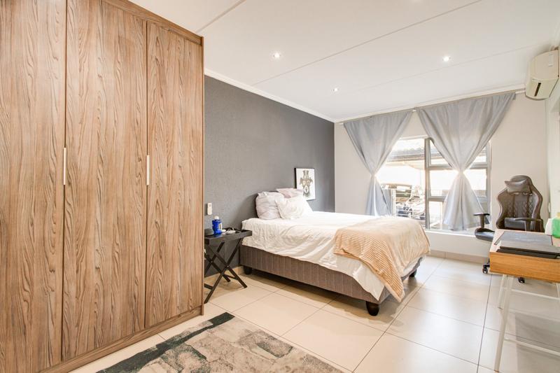 2 Bedroom Property for Sale in Sandown Gauteng