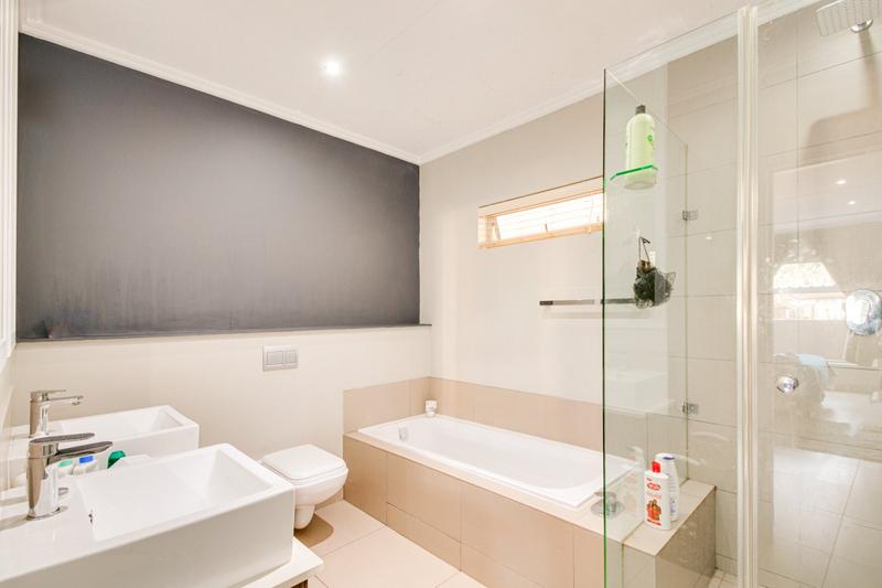 2 Bedroom Property for Sale in Sandown Gauteng