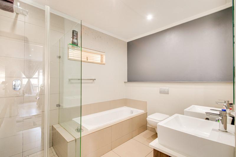 2 Bedroom Property for Sale in Sandown Gauteng