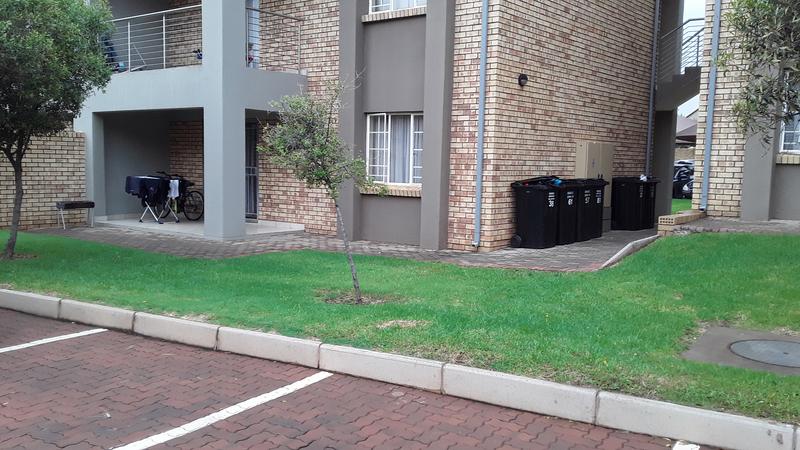 To Let 2 Bedroom Property for Rent in Stone Ridge Gauteng