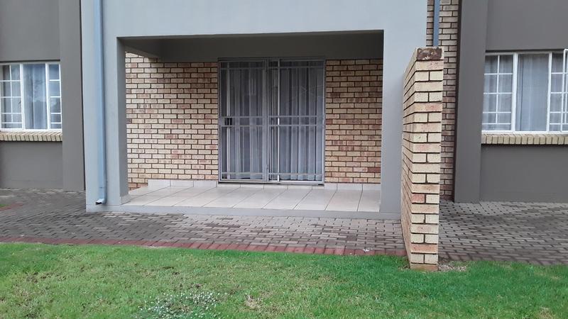 To Let 2 Bedroom Property for Rent in Stone Ridge Gauteng