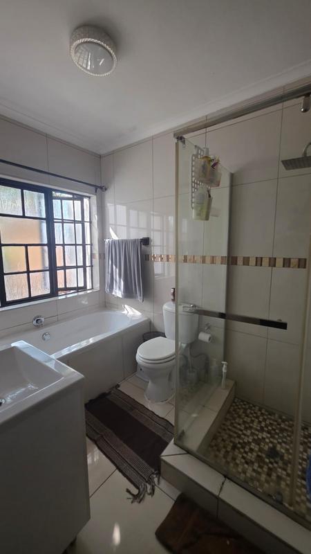 3 Bedroom Property for Sale in Eldoraigne Gauteng