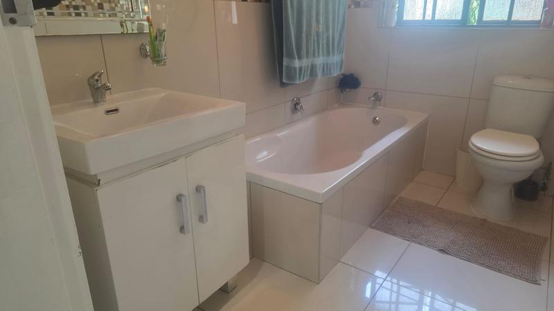 3 Bedroom Property for Sale in Eldoraigne Gauteng