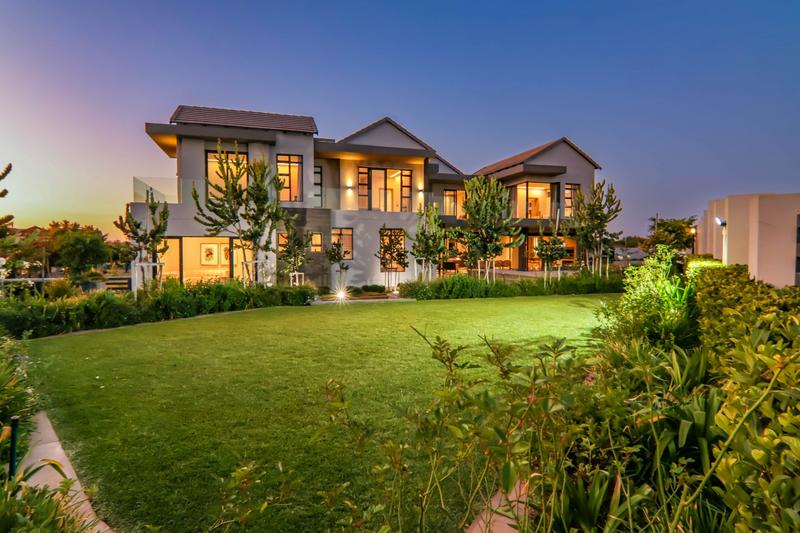 6 Bedroom Property for Sale in Copperleaf Estate Gauteng