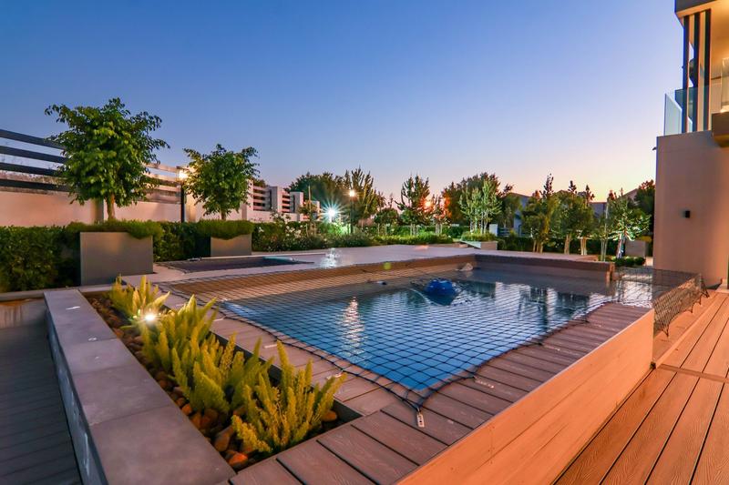 6 Bedroom Property for Sale in Copperleaf Estate Gauteng