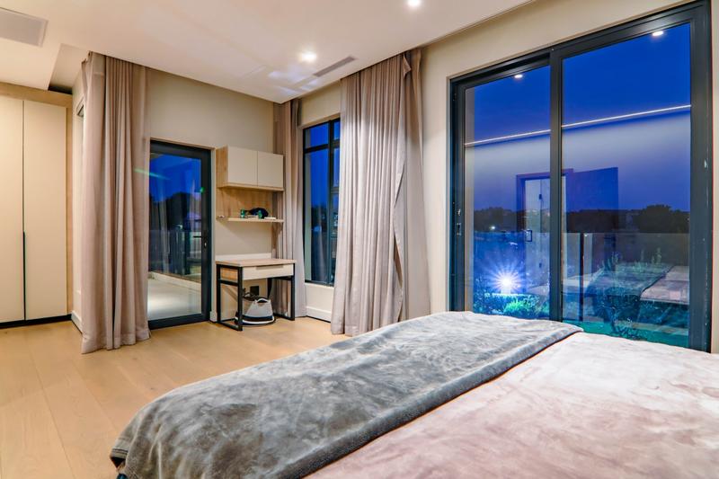 6 Bedroom Property for Sale in Copperleaf Estate Gauteng