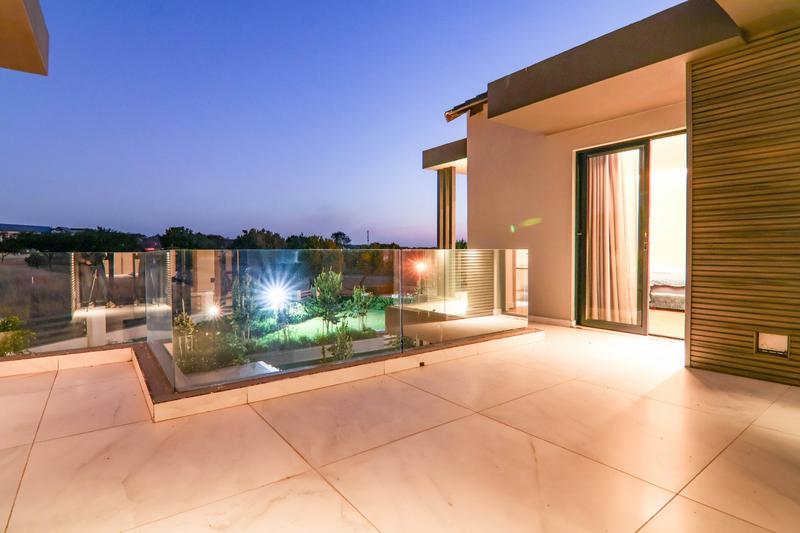 6 Bedroom Property for Sale in Copperleaf Estate Gauteng