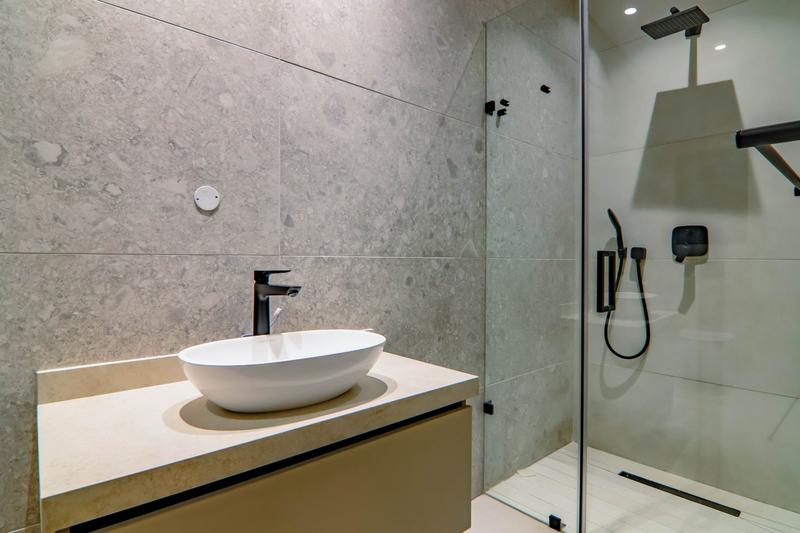 6 Bedroom Property for Sale in Copperleaf Estate Gauteng