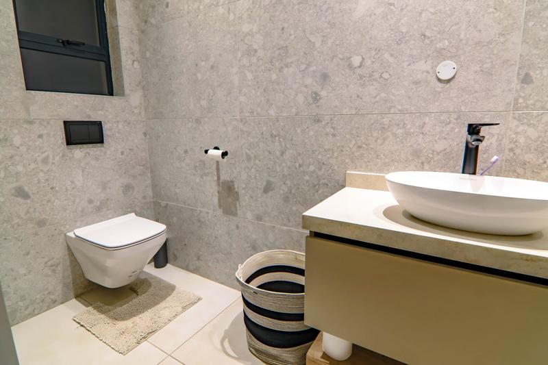 6 Bedroom Property for Sale in Copperleaf Estate Gauteng