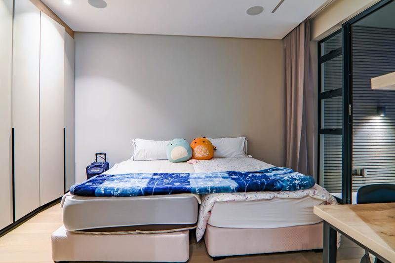6 Bedroom Property for Sale in Copperleaf Estate Gauteng