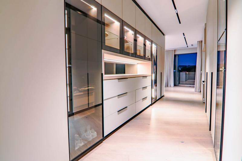 6 Bedroom Property for Sale in Copperleaf Estate Gauteng