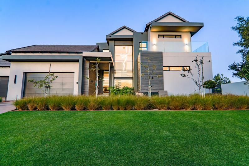 6 Bedroom Property for Sale in Copperleaf Estate Gauteng