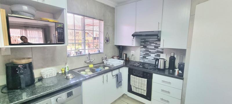 2 Bedroom Property for Sale in Amberfield Gauteng