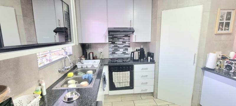 2 Bedroom Property for Sale in Amberfield Gauteng