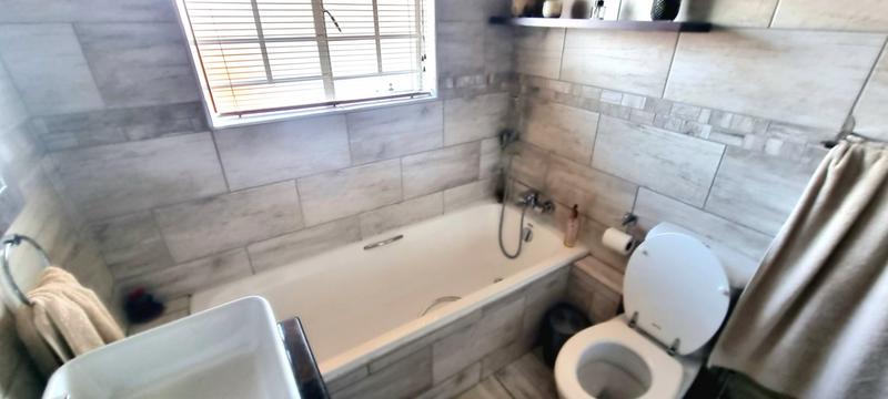 2 Bedroom Property for Sale in Amberfield Gauteng
